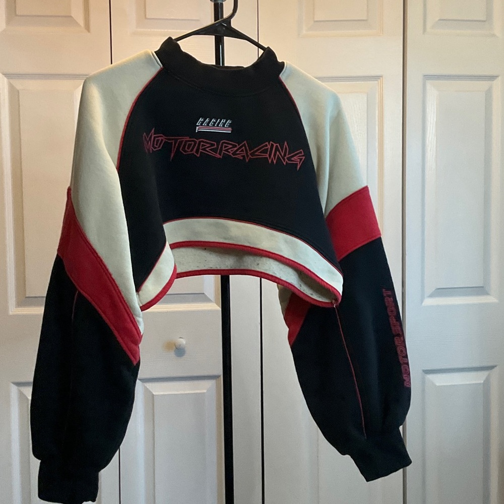 Fashion Nova Black and Red Cropped Sweater
